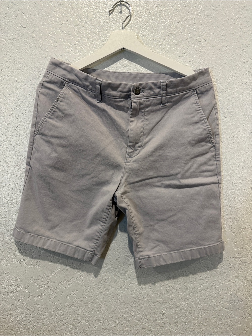 Men's Casual Chino Shorts in Light Gray